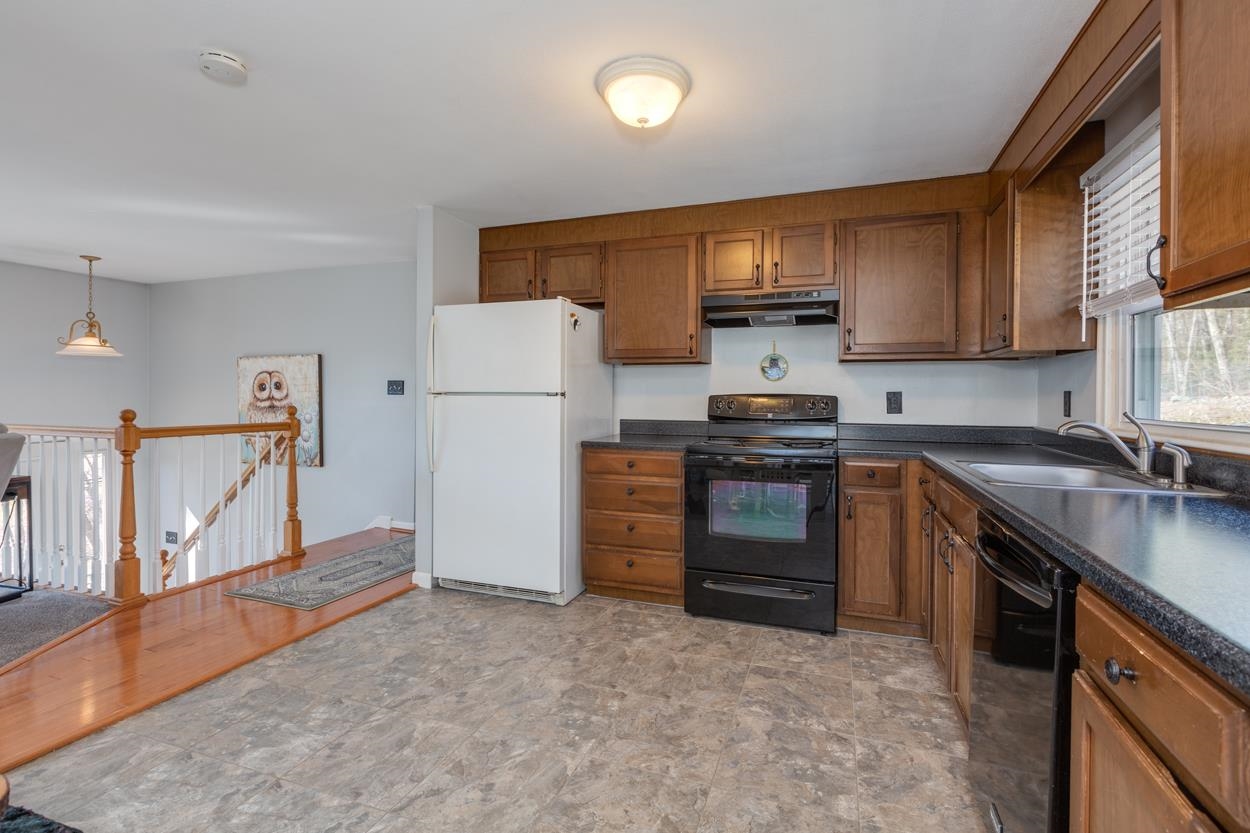 74 North Lowell Road Windham, NH 03087 - Photo 8 of 31