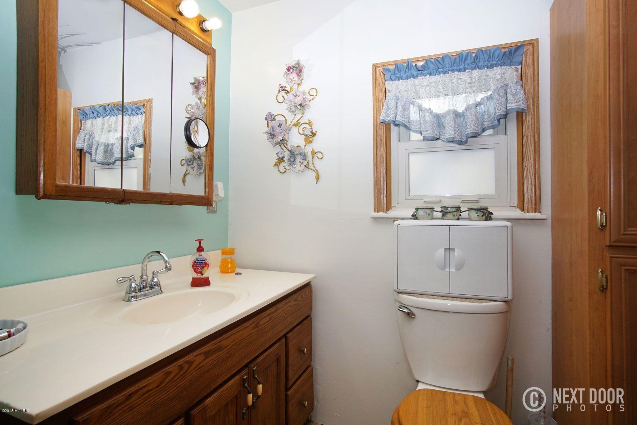 631 West River Road Muskegon, MI 49445 - Photo 21 of 37 DSC09652_preview