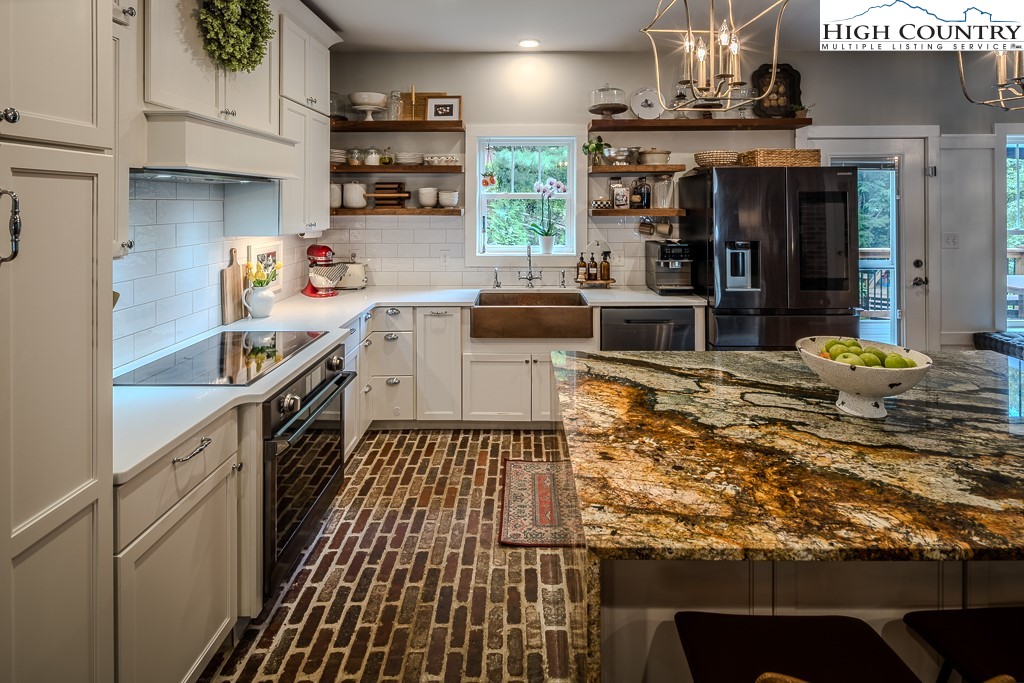 884 Queen Street Boone, NC 28607 - Photo 11 of 45