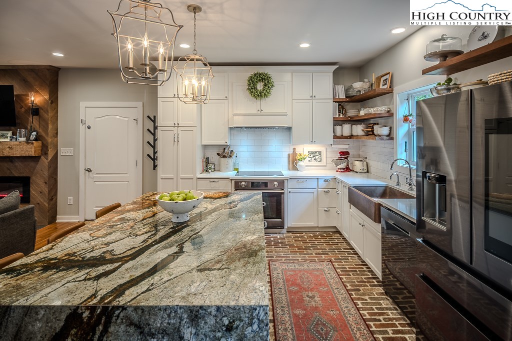 884 Queen Street Boone, NC 28607 - Photo 9 of 45