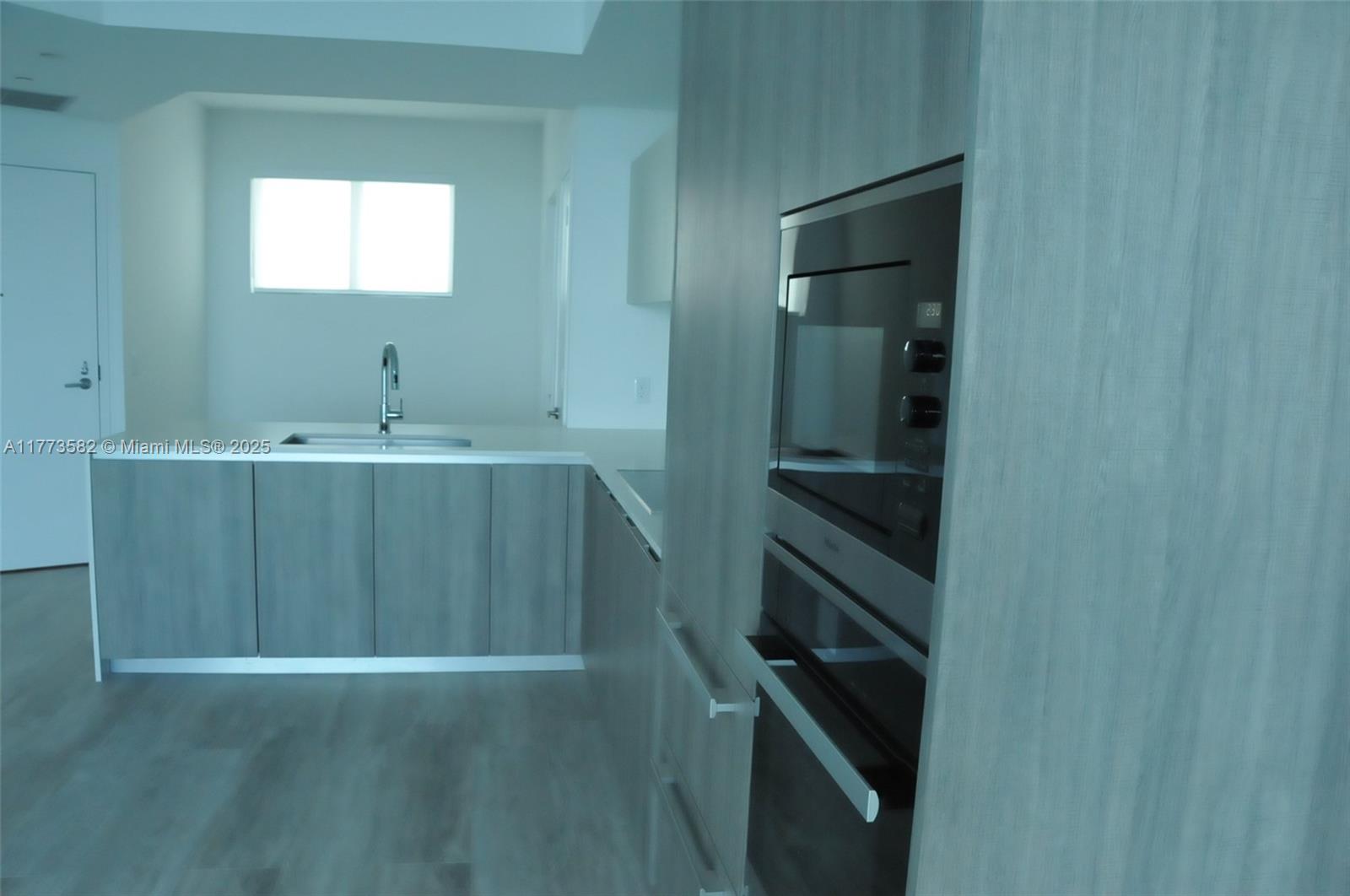 Edgewater Miami, FL 33137 - Photo 13 of 23