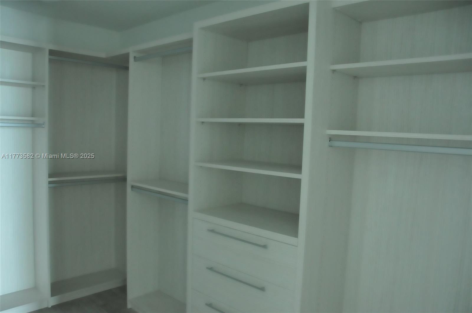 Edgewater Miami, FL 33137 - Photo 7 of 23