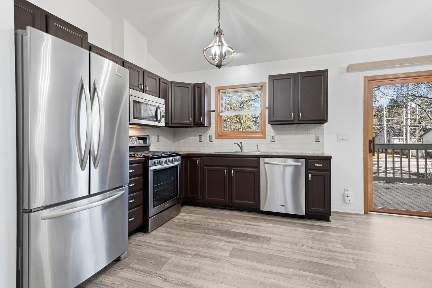 517 Prospect Circle Shawano, WI 54166 - Photo 11 of 35