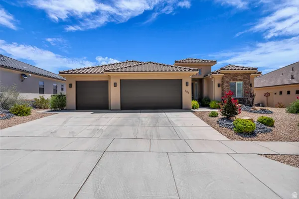 $585,000 | 584 North Sage Hen Drive, Washington, UT 84780