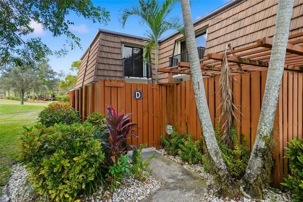 $3,350 | 9142 Southwest 23rd Street, Unit D, Davie, FL 33324