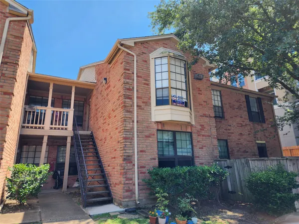 $1,700 | 2255 Braeswood Park Drive, Unit 272, Houston, TX 77030
