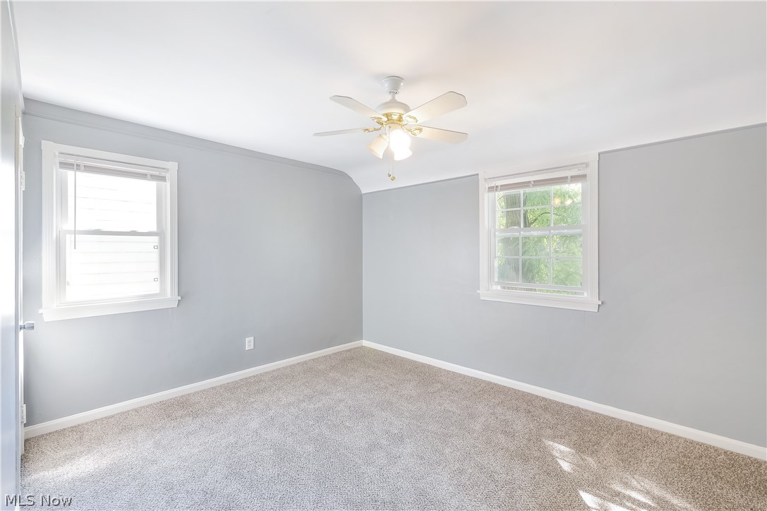 13725 Thraves Road Garfield Heights, OH 44125 - Photo 27 of 35