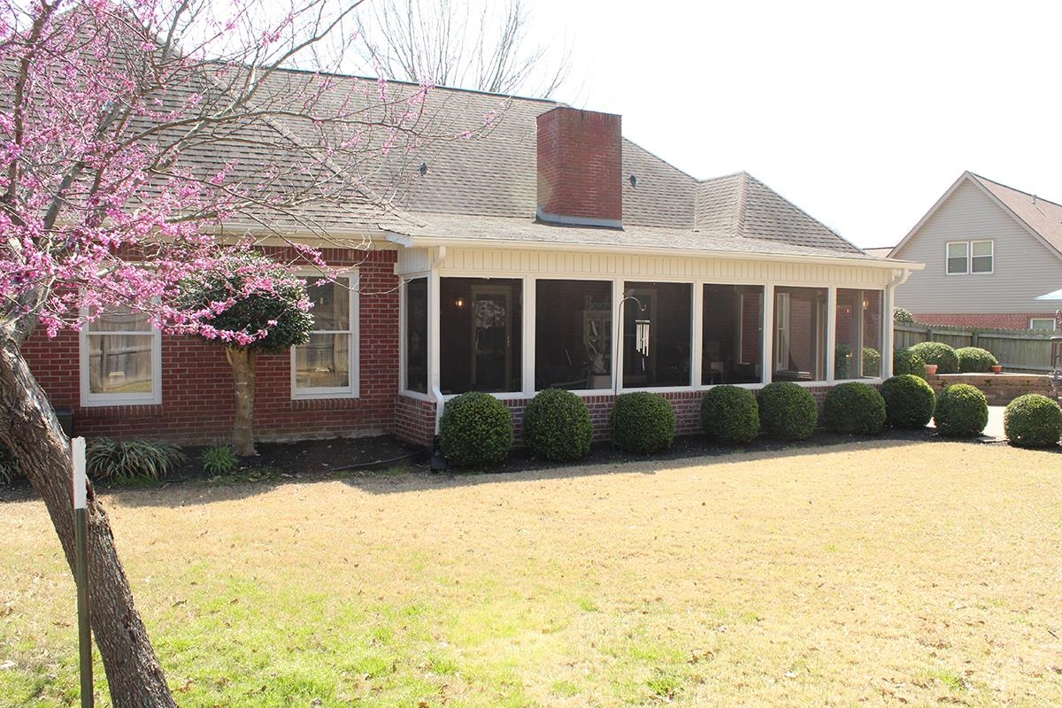 175 Windale Drive Jackson, TN 38305 - Photo 3 of 25 a view of a house with a yard