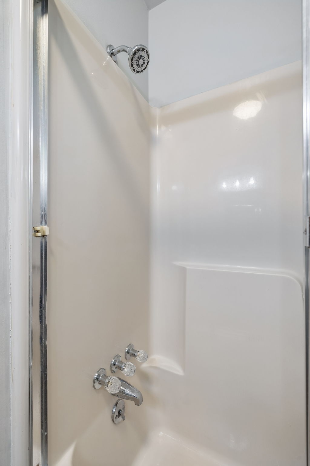 1003 Twin Creek Road Charlotte, TN 37036 - Photo 27 of 37 a bathroom with a shower