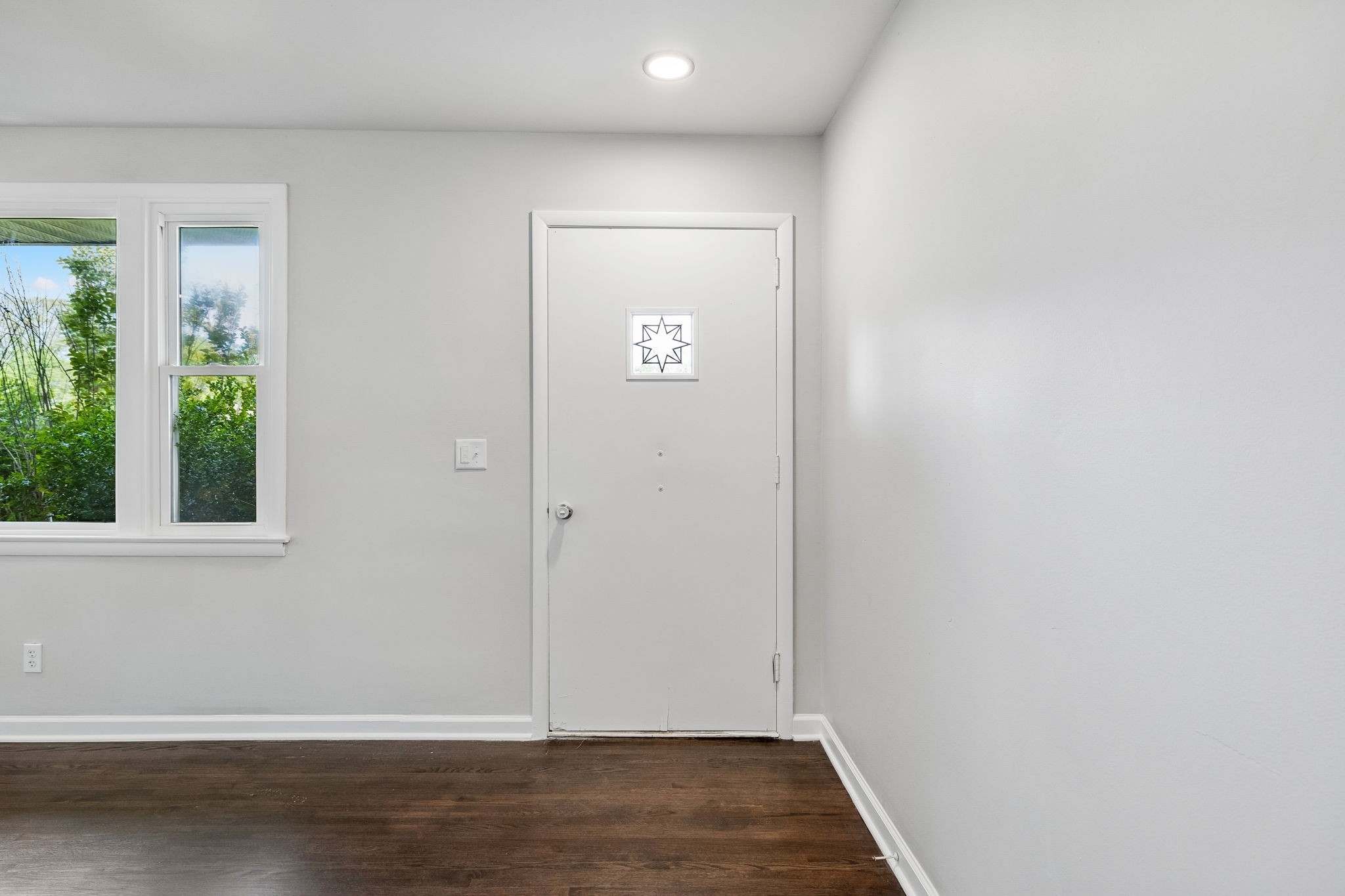 1003 Twin Creek Road Charlotte, TN 37036 - Photo 8 of 37 a view of an empty room