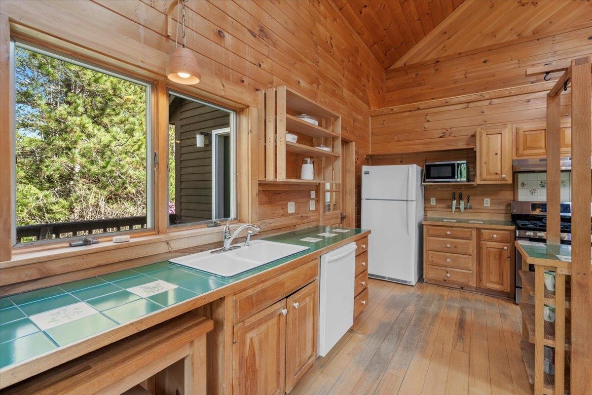 710 Rocky Road Johnson, VT 05656 - Photo 10 of 52 Gallery Image 10