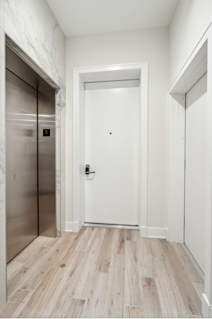 232 South Green Street, Unit 4S Chicago, IL 60607 - Photo 34 of 42 a view of an empty room