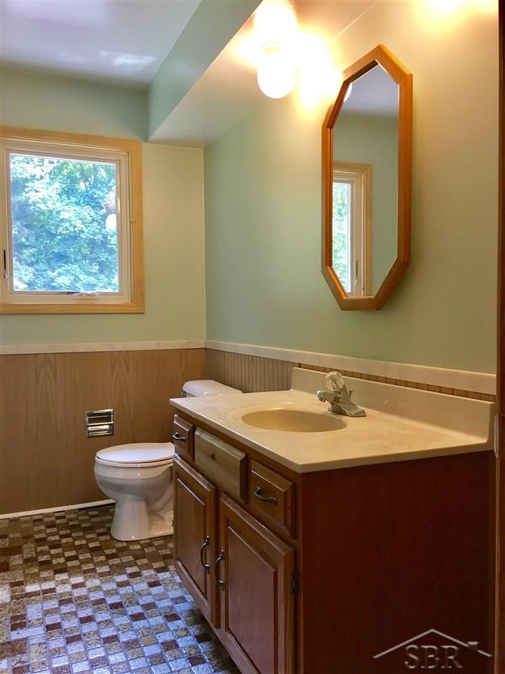 8261 Geddes Road Saginaw, MI 48609 - Photo 17 of 24 31327305-16.JPG