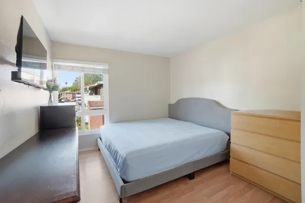 $445,000 | 1300 Saratoga Avenue, Unit 1905, Ventura, CA 93003
