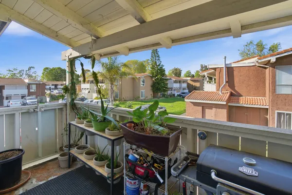 $445,000 | 1300 Saratoga Avenue, Unit 1905, Ventura, CA 93003