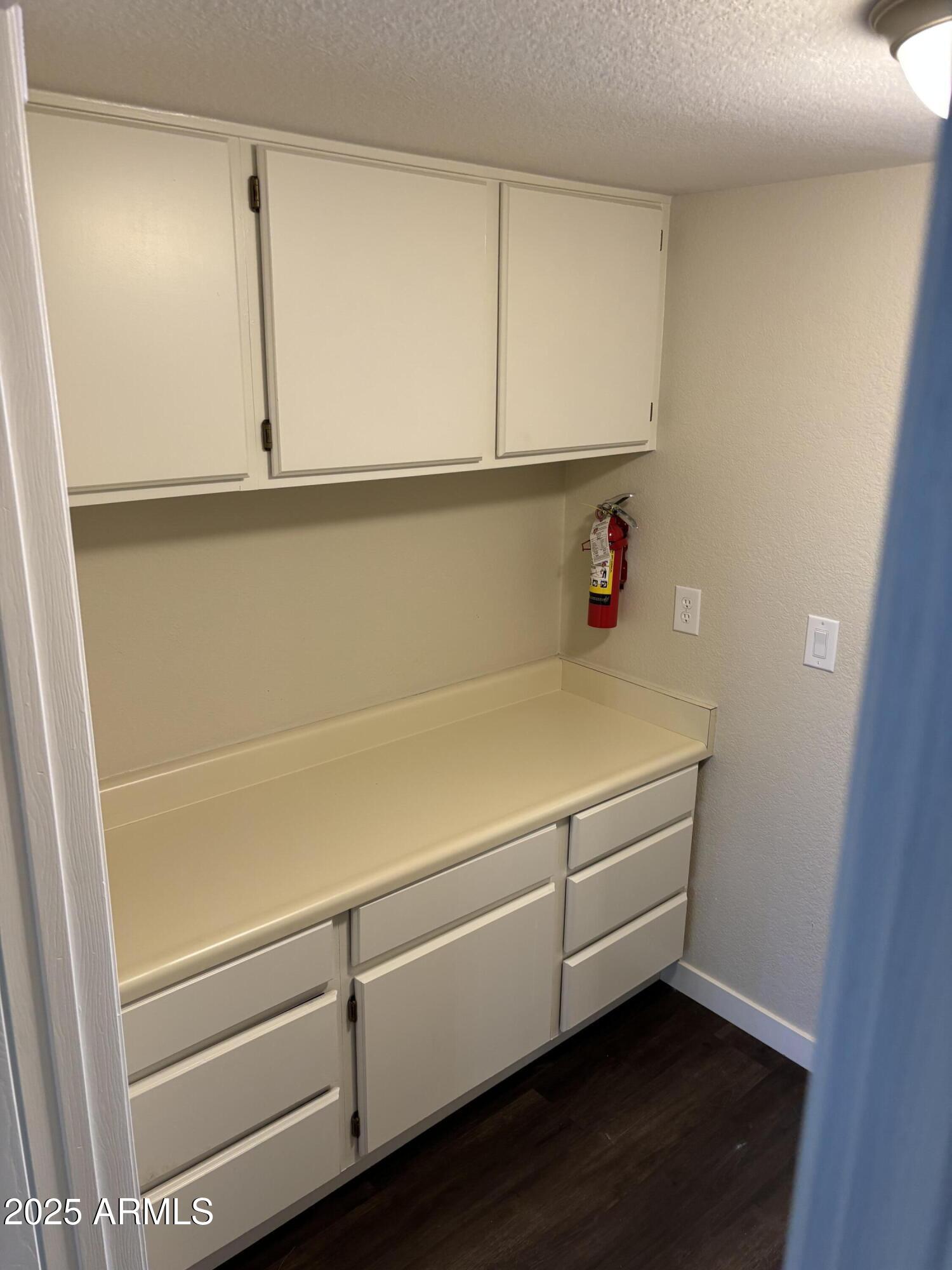 1444 North Recker Road, Unit 118 Mesa, AZ 85205 - Photo 11 of 22 a close view of closet