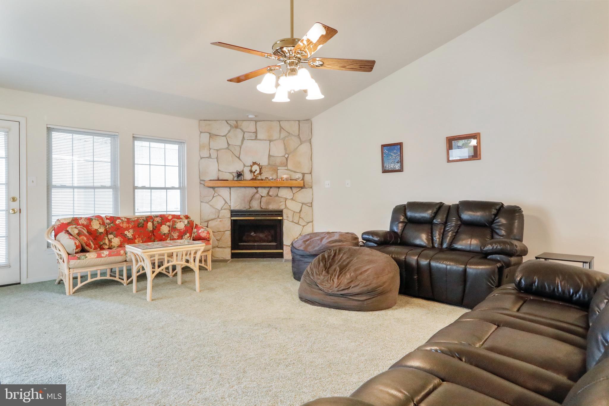 252 Pheasant Hill Road Summit Point, WV 25446 - Photo 3 of 65