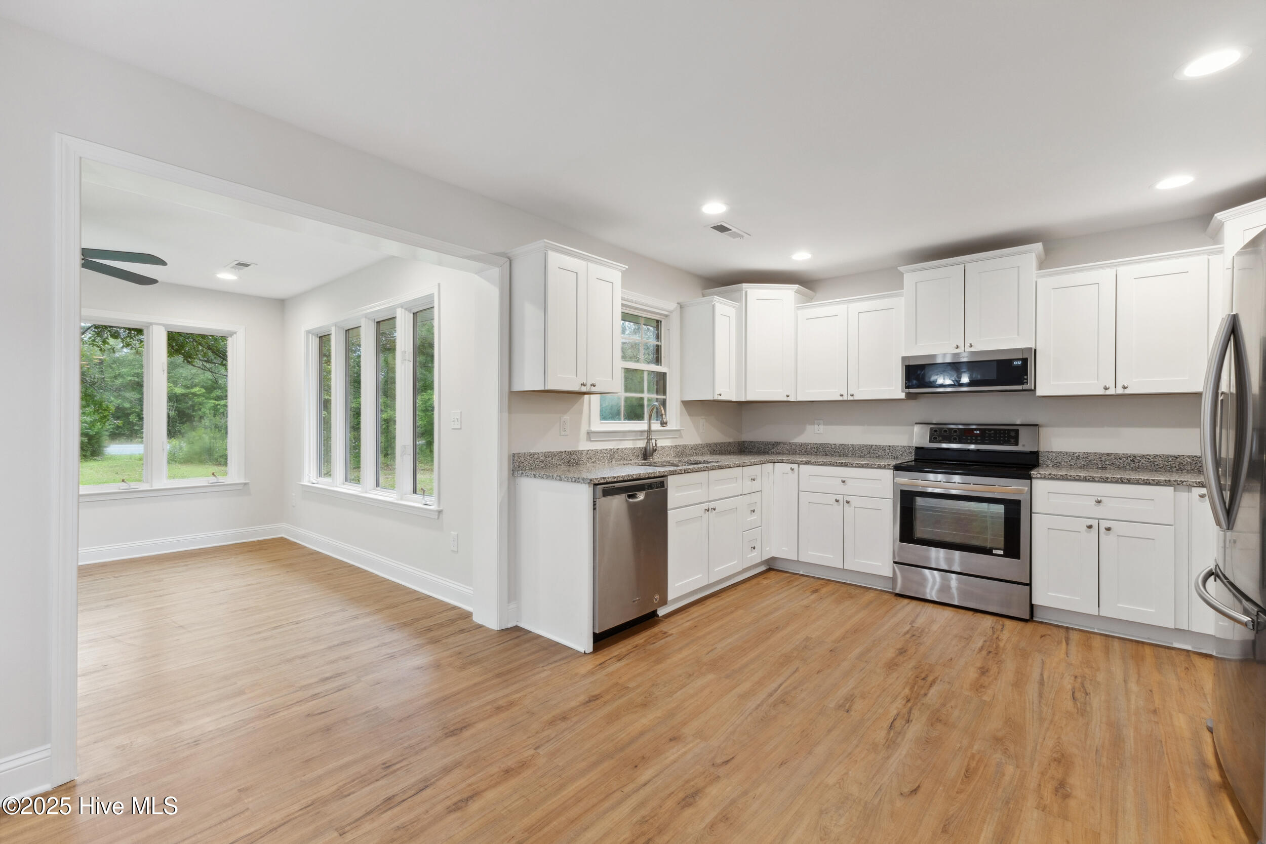 687 Holly Ridge Road Holly Ridge, NC 28445 - Photo 15 of 44 8_501a2688