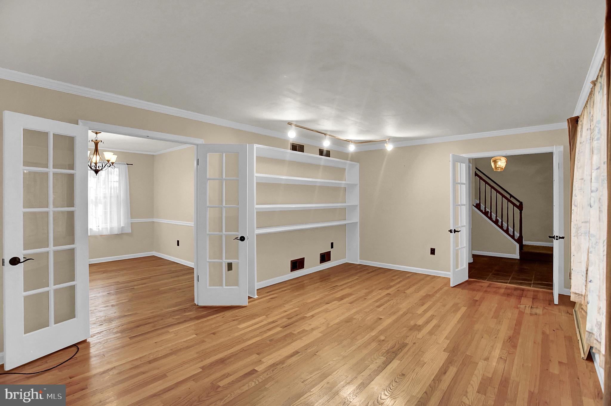 3560 Bowers Road Stewartstown, PA 17363 - Photo 4 of 31 Living Room