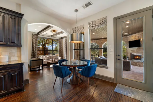 $1,700,000 | 2104 University Club Drive, Austin, TX 78732