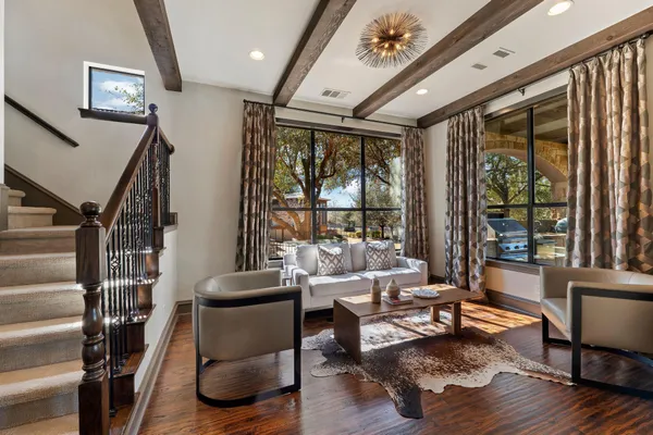 $1,700,000 | 2104 University Club Drive, Austin, TX 78732