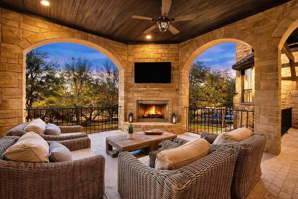 $1,700,000 | 2104 University Club Drive, Austin, TX 78732