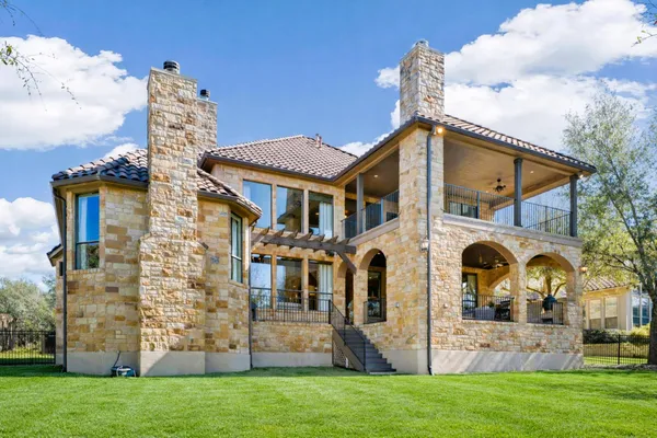 $1,700,000 | 2104 University Club Drive, Austin, TX 78732