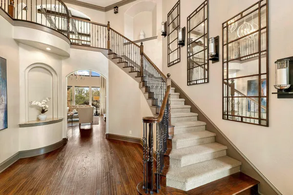 $1,700,000 | 2104 University Club Drive, Austin, TX 78732