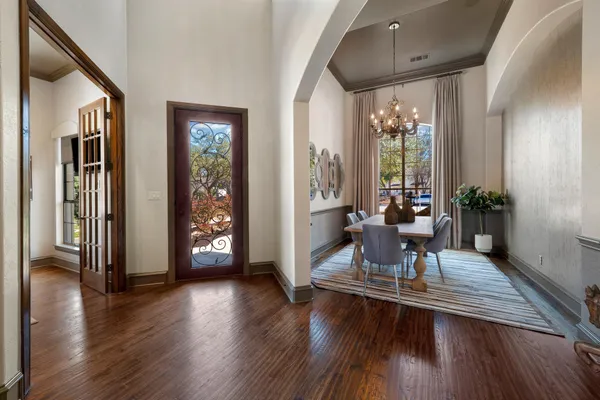 $1,700,000 | 2104 University Club Drive, Austin, TX 78732