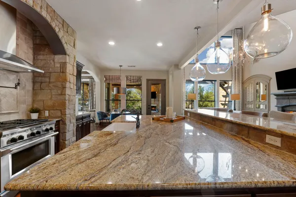 $1,700,000 | 2104 University Club Drive, Austin, TX 78732