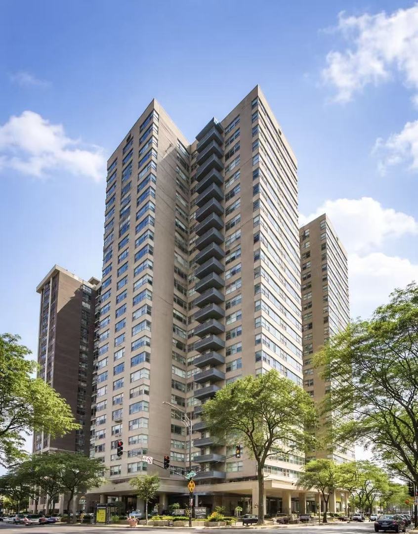6301 North Sheridan Road, Unit 15B Chicago, IL 60660 - Photo 1 of 11 a front view of a building