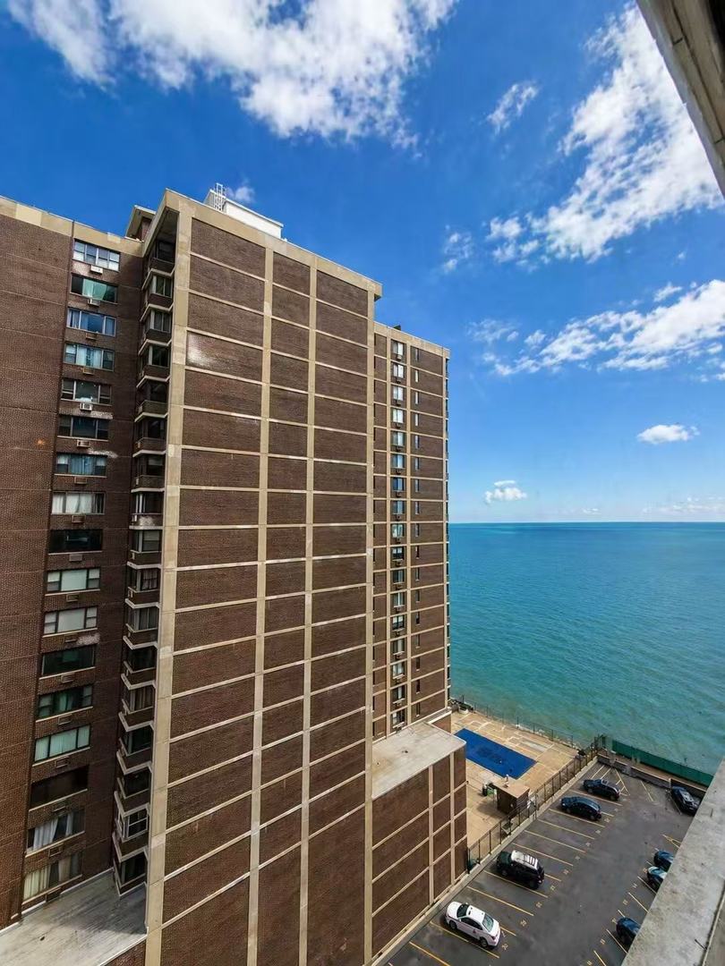 6301 North Sheridan Road, Unit 15B Chicago, IL 60660 - Photo 11 of 11 a view of a city with tall buildings