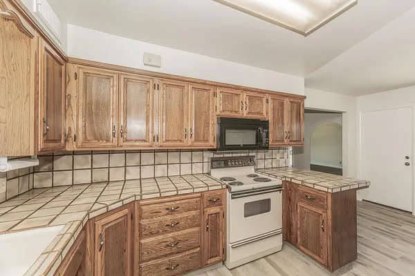 $359,000 | 862 North Bates Avenue, Dinuba, CA 93618