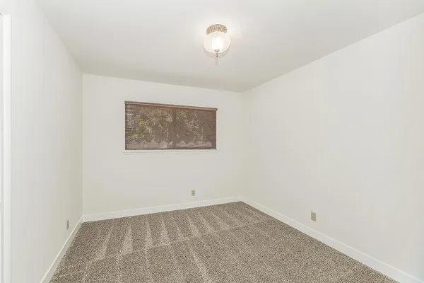 $359,000 | 862 North Bates Avenue, Dinuba, CA 93618