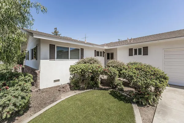 $359,000 | 862 North Bates Avenue, Dinuba, CA 93618