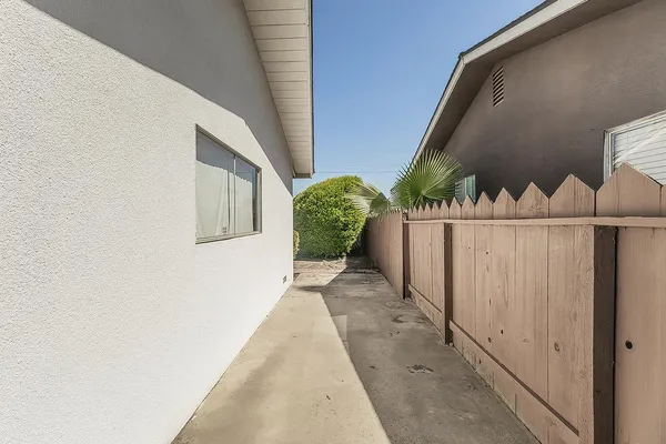 $359,000 | 862 North Bates Avenue, Dinuba, CA 93618