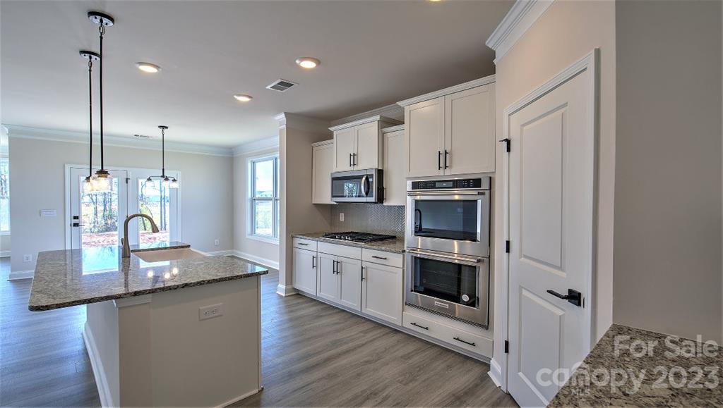 139 Fox Cove Road Hendersonville, NC 28792 - Photo 9 of 36 Gallery Image 9