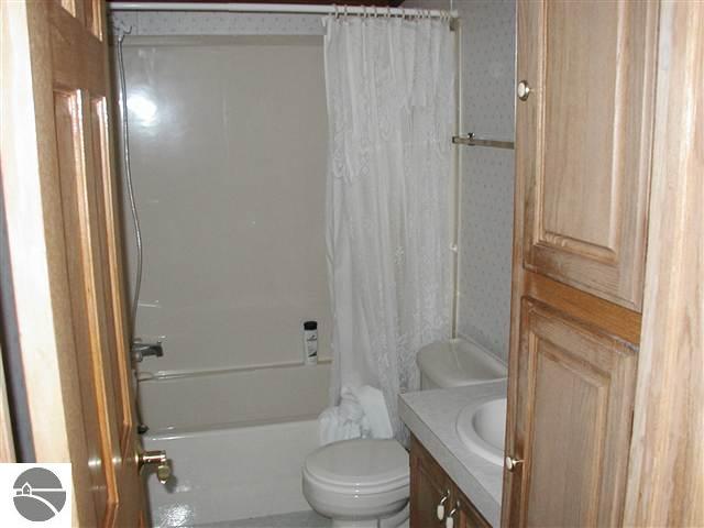 11724 Diamond Park Road Interlochen, MI 49643 - Photo 8 of 15 1713396-7.JPG