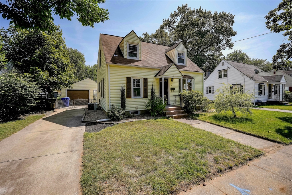 17 Marquette Street Springfield, MA 01104 - Photo 1 of 26 Gallery Image 1