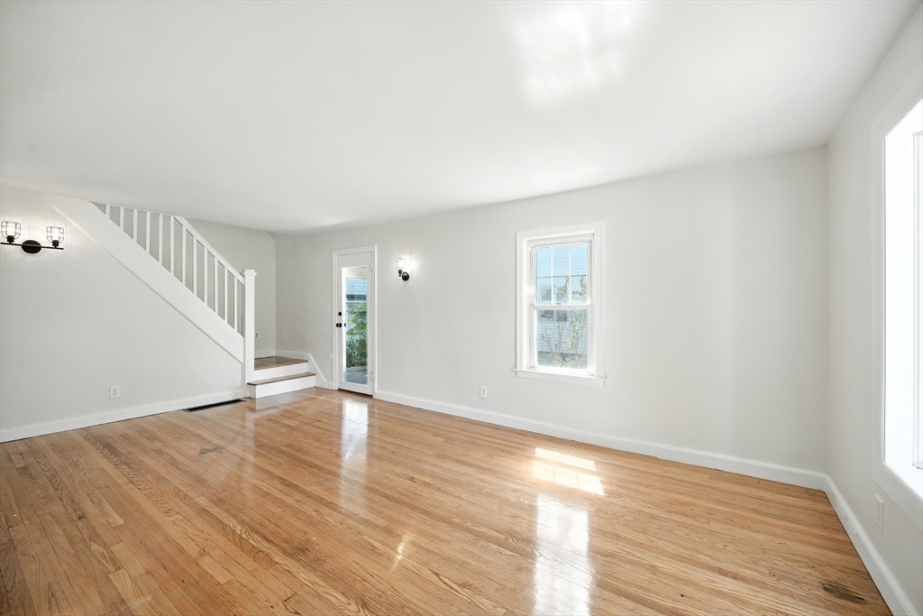 17 Marquette Street Springfield, MA 01104 - Photo 11 of 26 Gallery Image 11