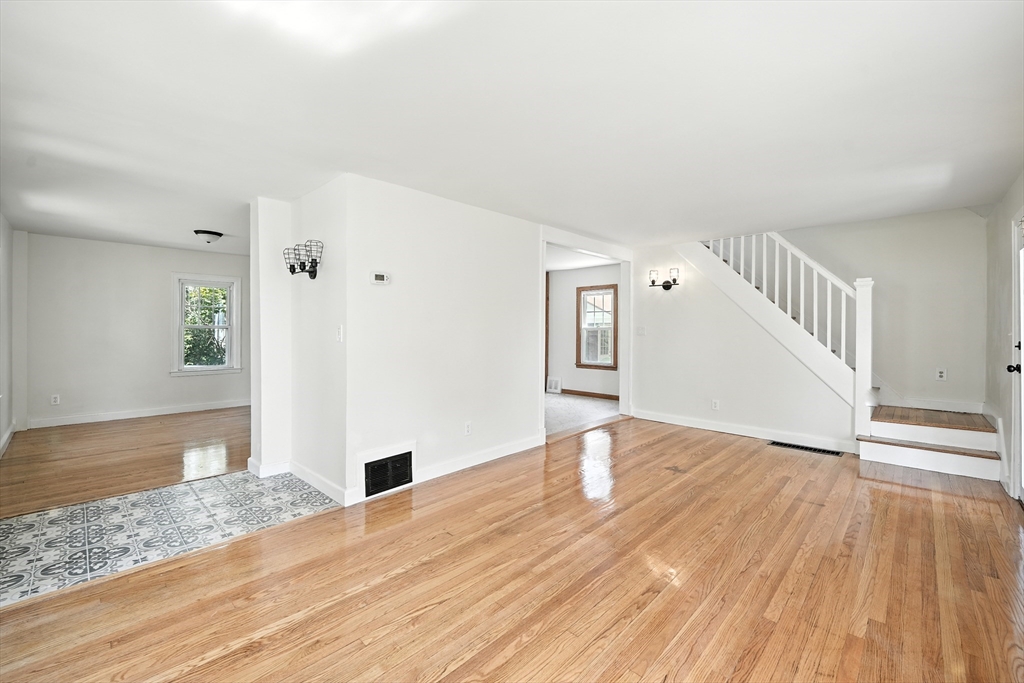 17 Marquette Street Springfield, MA 01104 - Photo 12 of 26 Gallery Image 12