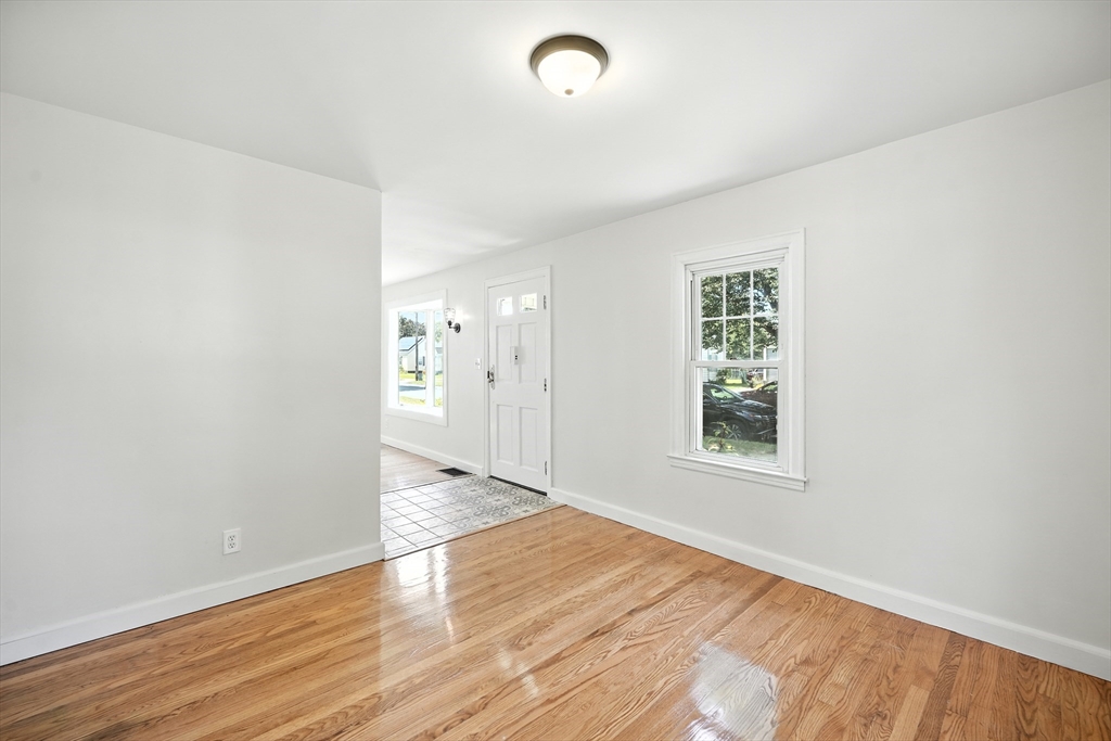 17 Marquette Street Springfield, MA 01104 - Photo 16 of 26 Gallery Image 16