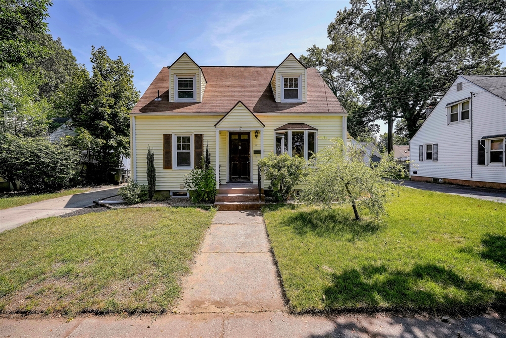 17 Marquette Street Springfield, MA 01104 - Photo 2 of 26 Gallery Image 2