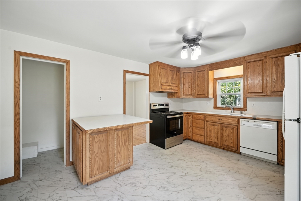 17 Marquette Street Springfield, MA 01104 - Photo 9 of 26 Gallery Image 9