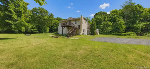 $1,750 | 598 North Quaker Lane, Unit 1, Hyde Park, NY 12538
