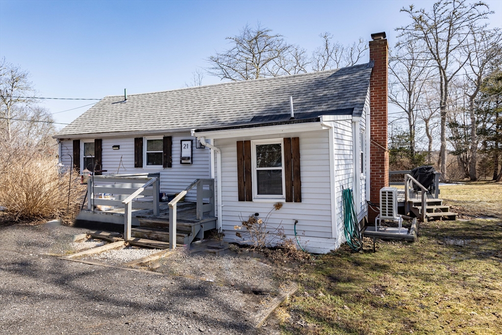 21 Bisbee Street Wareham, MA 02576 - Photo 2 of 38