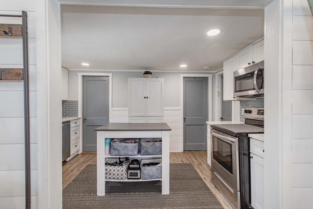 21 Bisbee Street Wareham, MA 02576 - Photo 7 of 38