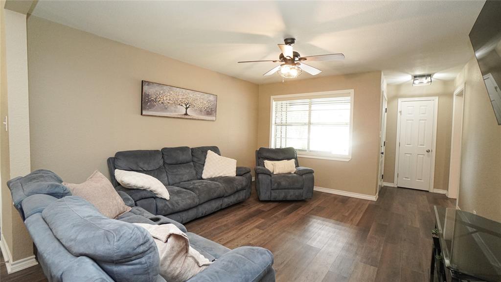 340 Northside Quinlan, TX 75474 - Photo 6 of 29