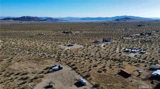 a view of a dry field