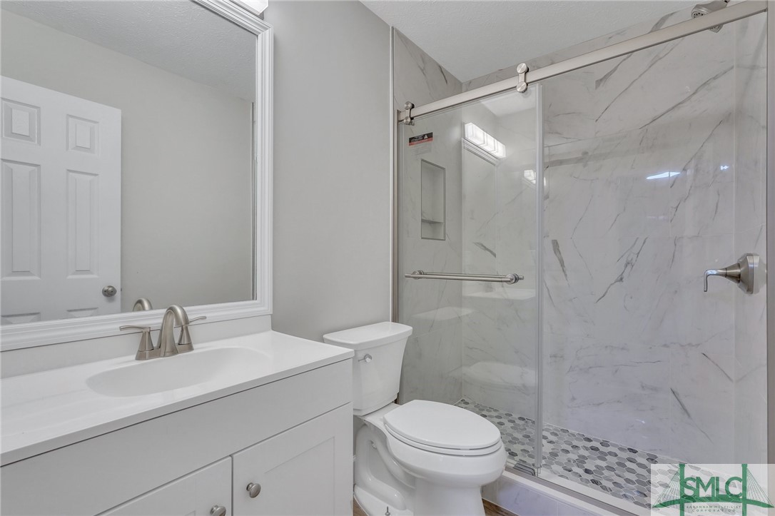 137 Crossover Lane Savannah, GA 31410 - Photo 29 of 44 Master bath